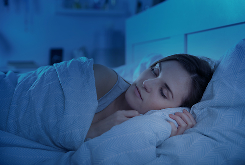 【最適な睡眠の取り方】寝る前にテレビをつけていると太るって本当？