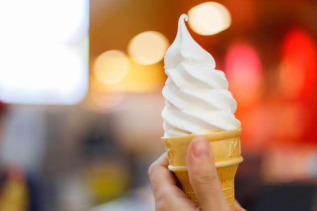 【7月3日はソフトクリームの日！】ソフトクリームの歴史と太りにくい食べ方を解説