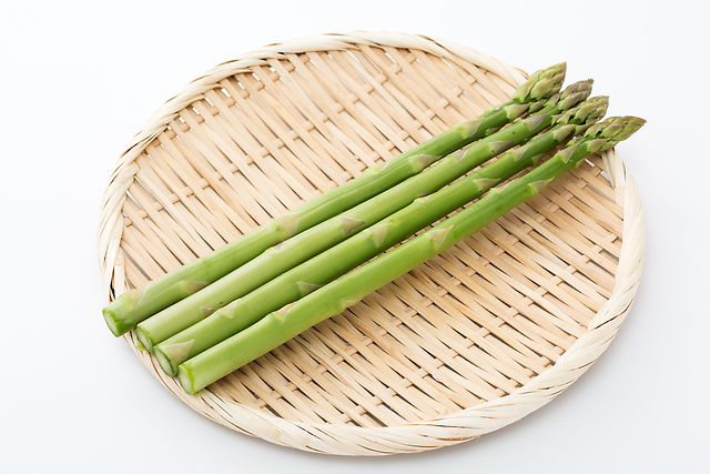【料理が華やかに！】春野菜「アスパラガス」の栄養とおすすめレシピ3選