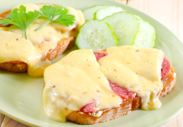 ダイエットレシピ【445kcal】忙しい朝におすすめ♪とろ～りチーズのハムトースト