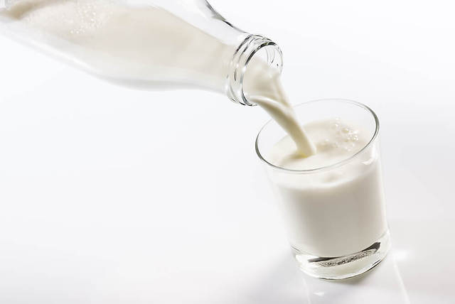 【内臓脂肪を減らす？！】牛乳は「カルシウムが豊富」なだけではなかった！？