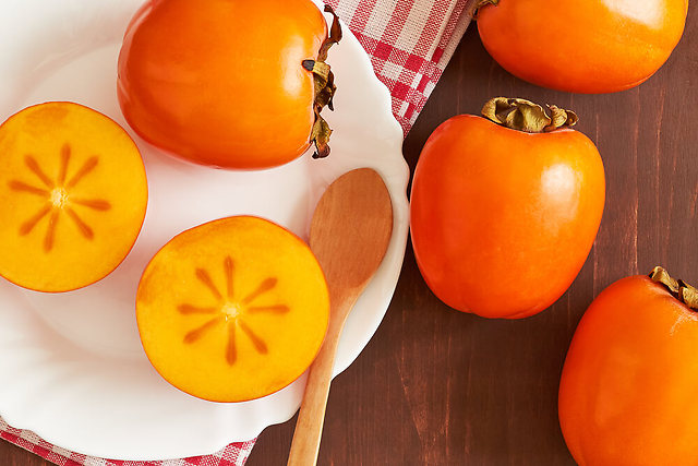【ビタミンCがみかんの2倍！？】管理栄養士イチオシ「柿」の食べ方にポイントが！！