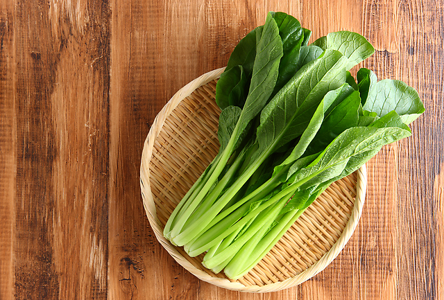 女性に嬉しい栄養素がたっぷり♪「小松菜」の歴史とおすすめレシピ3選