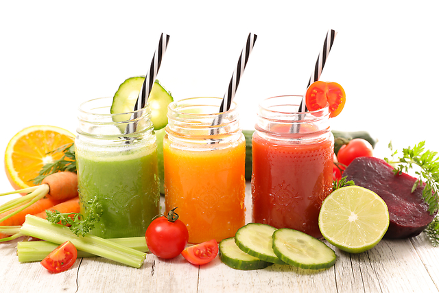 【忙しい人の強い味方】野菜ジュースをダイエットに活用する方法