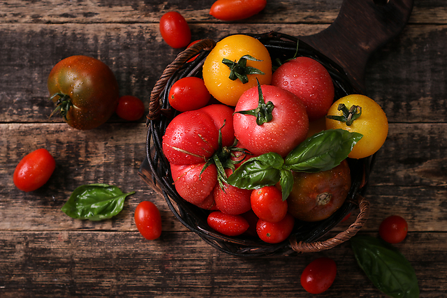 【美肌やむくみ解消にも♪】トマトの栄養効果をおさらい＆おすすめレシピ3選