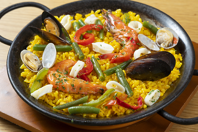 【昼食にフルコース？】情熱の国「スペイン」の食文化をのぞき見！
