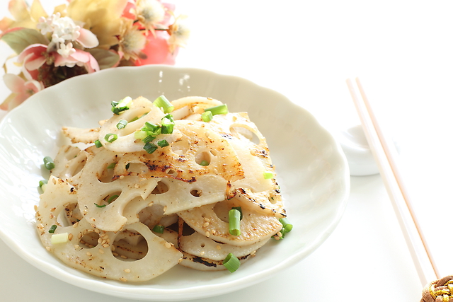 9つの穴が珍しい もっちり食感が魅力 山口県のご当地野菜 岩国レンコン ダイエットプラス